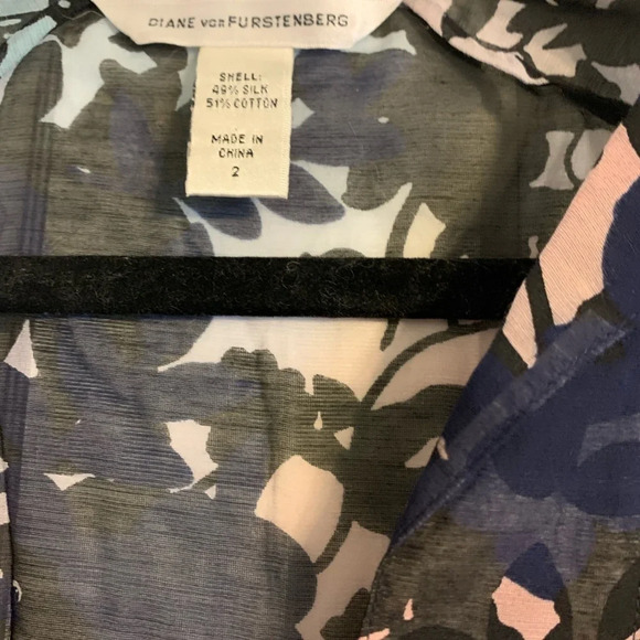 Diane Von Furstenberg Floral Tunic Blouse - Picture 4 of 4